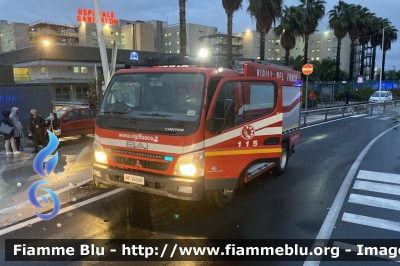 Mitsubishi Canter II serie
Vigili del Fuoco
Comando Provinciale di Catania
AutoPompaSerbatoio allestimento Bai
VF 24540
Parole chiave: Mitsubishi Canter II serie