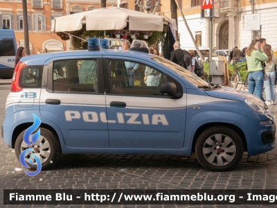 Fiat Nuova Panda II serie
Polizia di Stato
Allestito Nuova Carrozzeria Torinese
Decorazione Grafica Artlantis
POLIZIA H9805
Parole chiave: Fiat Nuova_Panda_IIserie POLIZIAH9805