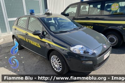 Fiat Punto VI serie
Guardia di Finanza
Allestimento Nuova Carrozzeria Torinese
Decorazione grafica Artlantis
GdiF 397 BM
Parole chiave: Fiat Punto VI serie