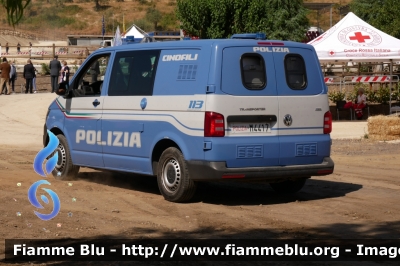 Volkswagen Transporter T6
Polizia di Stato
Unita' Cinofile
Allestimento BAI
POLIZIA M4417

Parole chiave: Volkswagen Transporter_T6 POLIZIAM4417