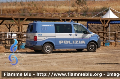 Volkswagen Transporter T6
Polizia di Stato
Unita' Cinofile
Allestimento BAI
POLIZIA M4417

Parole chiave: Volkswagen Transporter_T6 POLIZIAM4417