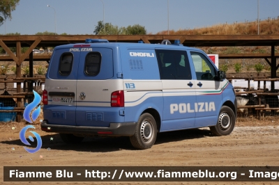 Volkswagen Transporter T6
Polizia di Stato
Unita' Cinofile
Allestimento BAI
POLIZIA M4417

Parole chiave: Volkswagen Transporter_T6 POLIZIAM4417