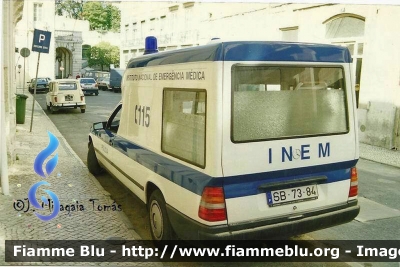 Mercedes-Benz ?
Portugal - Portogallo
Polícia de Segurança Pública
Polizia di Stato
Parole chiave: Ambulanza Ambulance