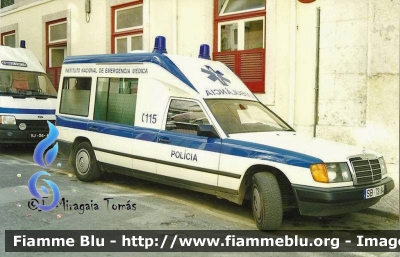 Mercedes-Benz ?
Portugal - Portogallo
Polícia de Segurança Pública
Polizia di Stato
Parole chiave: Ambulanza Ambulance