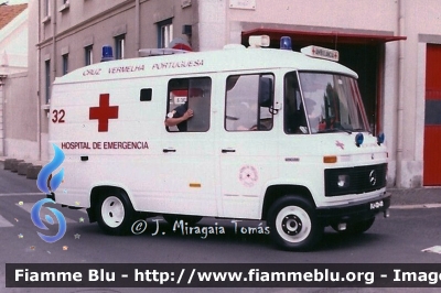 Mercedes-Benz ?
Portugal - Portogallo
Cruz Vermelha Portugesa
Parole chiave: Ambulance Ambulanza