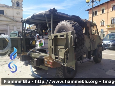 Iveco VM90
Esercito Italiano
9’ reggimento Alpini L’Aquila
Battaglione multifunzionale Vicenza
Automezzo Nucleo AIB Dotato di Modulo Antincendio DT-400-D
Allestimento Divitec
EI DH 385
