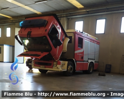 Volvo FL 290 III serie
Vigili del Fuoco
Comando Provinciale de L'Aquila
AutoPompaSerbatoio allestimento BAI
Parole chiave: Volvo FL_290_IIIserie