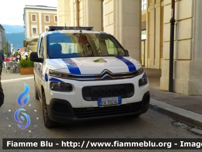 Citroen Berlingo
Polizia Locale L'Aquila
Ufficio Mobile
Allestimento Focaccia
POLIZIA LOCALE YA 392 AL
