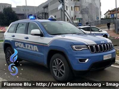 Jeep Grand Cherokee
Polizia di Stato
Questura de L'Aquila
POLIZIA M4928
Parole chiave: Jeep Grand_Cherokee POLIZIAM4928