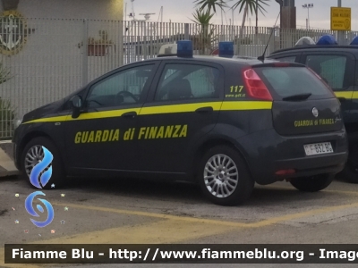 Fiat Grande Punto
Guardia di Finanza
Reparto Operativo Aereonavale
GdiF 832 BG
Parole chiave: Fiat Grande_Punto GdiF832BG