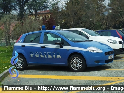 Fiat Grande Punto
Polizia di Stato
Questura di L’Aquila
POLIZIA H0118
