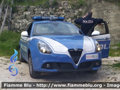 Alfa-Romeo Nuova Giulietta restyle
Polizia di Stato
Squadra Volante
Questura de L'Aquila
Allestimento NCT Nuova Carrozzeria Torinese
Decorazione Grafica Artlantis
POLIZIA M4140
Parole chiave: Alfa-Romeo Nuova_Giulietta_restyle POLIZIAM4140