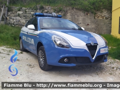 Alfa-Romeo Nuova Giulietta Restyle
Polizia di Stato
Squadra Volante
Questura de L'Aquila
Allestimento NCT Nuova Carrozzeria Torinese
Decorazione Grafica Artlantis
POLIZIA M4140
Parole chiave: Alfa-Romeo Nuova_Giulietta_Restyle POLIZIAM4140