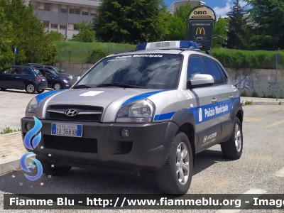 Hyundai Tucson I serie
Polizia Municipale L'Aquila
Allestita Ciabilli
POLIZIA LOCALE YA 368 AB
