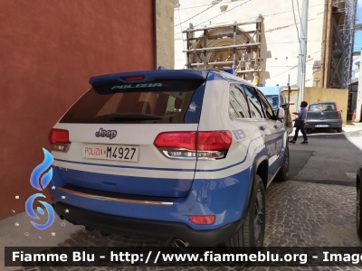 Jeep Grand Cherokee
Polizia di Stato
Questura de L'Aquila
POLIZIA M4927
