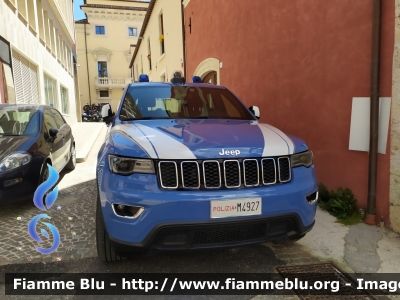 Jeep Grand Cherokee
Polizia di Stato
Questura de L'Aquila
POLIZIA M4927
