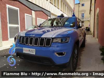 Jeep Grand Cherokee
Polizia di Stato
Questura de L'Aquila
POLIZIA M4927
