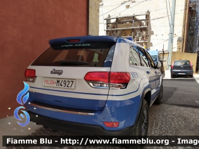 Jeep Grand Cherokee
Polizia di Stato
Questura de L'Aquila
POLIZIA M4927
