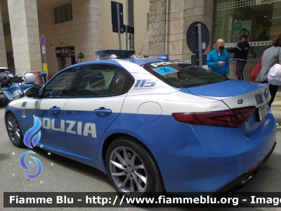 Alfa Romeo Nuova Giulia Q4 
Polizia di Stato
Polizia Stradale
POLIZIA M2700
in scorta al Giro d'Italia 2021
Vettura "1"
