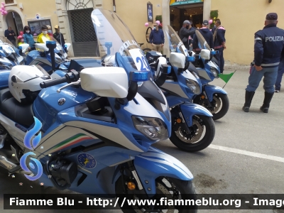 Yamaha FJR 1300 III serie
Polizia di Stato
Polizia Stradale
Allestimento Elevox
in scorta al Giro d'Italia 2021
