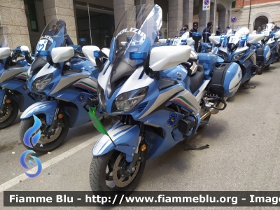 Yamaha FJR 1300 II serie
Polizia di Stato
Polizia Stradale
Allestimento Elevox
POLIZIA G3090
in scorta al Giro d'Italia 2021
Moto "Verde"
