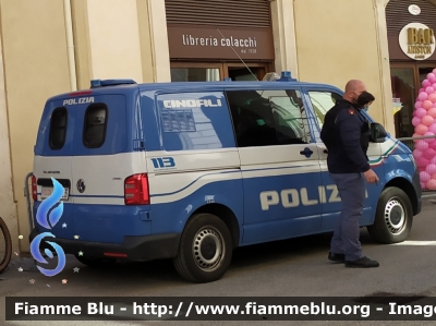 Volkswagen Transporter T6
Polizia di Stato
Questura de L'Aquila
Unità Cinofile
Allestimento BAI
POLIZIA M4425
