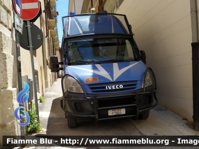 Iveco Daily IV serie
Polizia di Stato
Allestimento Sperotto
Decorazione Grafica Artlantis
POLIZIA F7903
