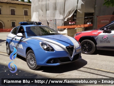 Alfa Romeo Nuova  Giulietta Restyle
Polizia di Stato
Allestimento NCT Nuova Carrozzeria Torinese
Decorazione Grafica Artlantis
POLIZIA M5837
