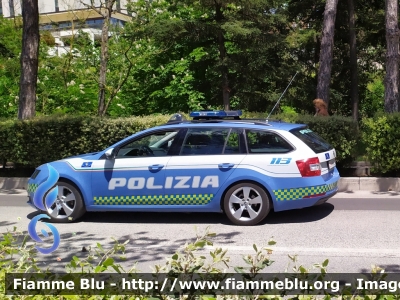 Skoda Octavia Wagon V serie
Polizia di Stato
Polizia Stradale
Allestimento Focaccia
Decorazione Grafica Artlantis
