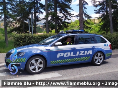 Skoda Octavia Wagon V serie
Polizia di Stato
Polizia Stradale
Allestimento Focaccia
Decorazione Grafica Artlantis
