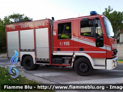 Iveco CityEuroFire 100E21 I serie
Vigili del Fuoco
Comando Provinciale dell'Aquila
AutoPompaSerbatoio allestimento Iveco-Magirus
Ricondizionata Fortini
VF 19813
