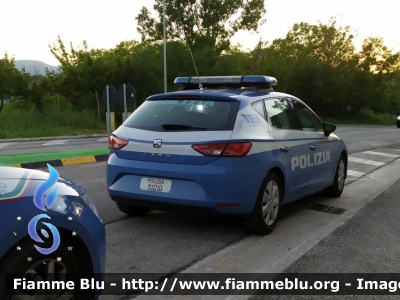 Seat Leon III serie
Polizia di Stato
Squadra Volante
Questura de L'Aquila
Allestimento NCT Nuova Carrozzeria Torinese
Decorazione Grafica Artlantis
POLIZIA M1010
