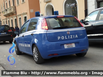 Fiat Grande Punto
Polizia di Stato
Questura de L'Aquila
POLIZIA H6656
