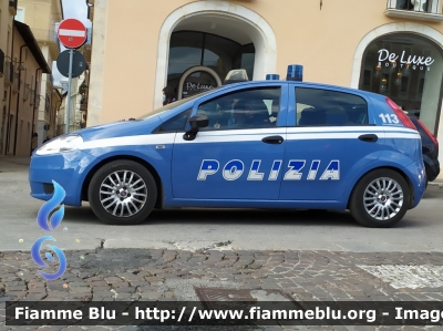 Fiat Grande Punto
Polizia di Stato
Questura de L'Aquila
POLIZIA H6656
