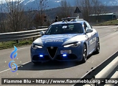 Alfa Romeo Nuova Giulia Q4
Polizia di Stato
Polizia Stradale
POLIZIA M2700
in scorta alla Tirreno Adriatico 2021
Vettura "1"
