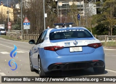 Alfa Romeo Nuova Giulia Q4
Polizia di Stato
Polizia Stradale
POLIZIA M2700
in scorta alla Tirreno Adriatico 2021
Vettura "1"
