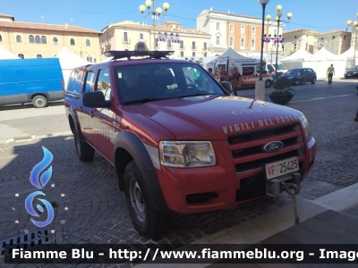 Ford Ranger VI serie 
Vigili del fuoco
Comando provinciale di L’Aquila
Nucleo NBCR
VF 25425
Parole chiave: Ford Ranger_VIserie VF25425