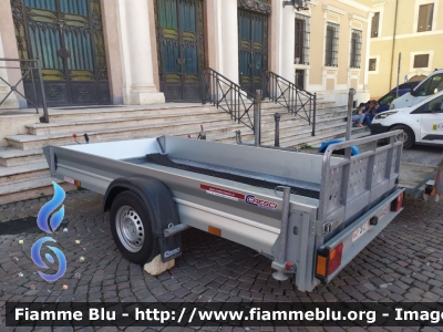 Carrello
Guardia di Finanza
Soccorso Alpino
Carrello per Motoslitta/Quad
GdiF 372 R
Parole chiave: GdiF372R