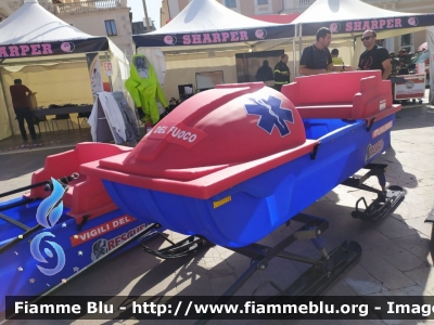 Equinox-Rescue Boggan SCI
Vigili del Fuoco
Comando Provinciale di L'Aquila
Barella da soccorso a traino universale per motoslitta e quad cingolati allestimento speciale da soccorso
allestitore Motorparma
Parole chiave: Equinox-Rescue Boggan SCI