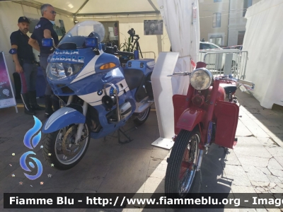 Moto Guzzi Falcone 500
Polizia di Stato
Polizia Stradale
POLIZIA 27920
L'Aquila SHARPER 2021
Parole chiave: Moto-Guzzi Falcone_500 POLIZIA27920