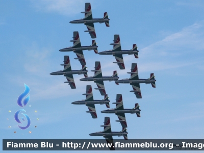 Aermacchi MB339PAN
Aeronautica Militare Italiana
313° Gruppo Addestramento Acrobatico
Stagione esibizioni 2019
Air Show Jesolo
Parole chiave: Aermacchi MB339PAN