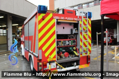 Man TGL 12.250 II serie
Vigili del Fuoco
Corpo Permanente di Trento
Allestimento Ziegler
VF 8E3 TN
Parole chiave: Man TGL_12.250_IIserie VF8E3TN