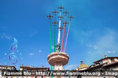 Aermacchi MB339PAN
Aeronautica Militare Italiana
313° Gruppo Addestramento Acrobatico
Stagione esibizioni 2021
Festival dello Sport Trento
Parole chiave: Aermacchi MB339PAN