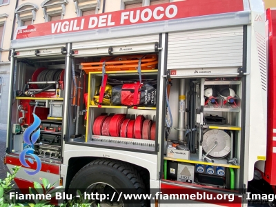 Iveco EuroCargo MaxiCity 180E30 IV serie
Vigili del Fuoco
Comando Provinciale di Udine
AutoPompaSerbatoio allestimento Magirus
VF 29727
Parole chiave: Iveco EuroCargo_MaxiCity_180E30_IV_serie VF29727