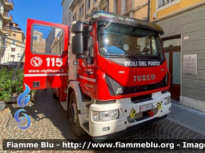 Iveco EuroCargo MaxiCity 180E30 IV serie
Vigili del Fuoco
Comando Provinciale di Udine
AutoPompaSerbatoio allestimento Magirus
VF 29727
Parole chiave: Iveco EuroCargo_MaxiCity_180E30_IV_serie VF29727