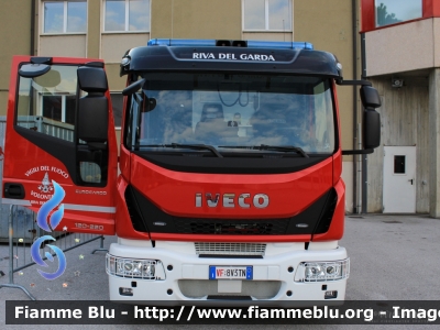 Iveco EuroCargo120E22 IV serie
Vigili del Fuoco
Unione Distrettuale Alto Garda e Ledro
Corpo Volontario di Riva del Garda (TN)
Piattaforma aerea DT30F da 30 metri allestimento Cela Platforms
VF 8V3 TN
Parole chiave: Iveco EuroCargo120E22 IV_serie VF8V3TN