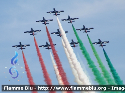 Aermacchi MB339PAN
Aeronautica Militare Italiana
313° Gruppo Addestramento Acrobatico
Stagione esibizioni 2019
Air Show Jesolo
Parole chiave: Aermacchi MB339PAN