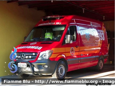 Mercedes-Benz Sprinter III serie restyle
República Federativa do Brasil - Repubblica Federativa del Brasile
Corpo de Bombeiro Militar de Santa Catarina
Parole chiave: Ambulanza Ambulance