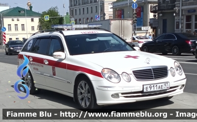 Mercedes E-Klasse
Российская Федерация - Federazione Russa
Автомобиль ЦЭМПа- Emergency Medicine Center vehicle
