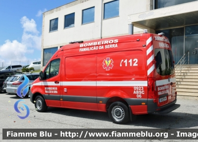 Mercedes-Benz Sprinter III serie restyle
Portugal - Portogallo
Bombeiros Voluntários de Famalicão da Serra
Parole chiave: Ambulanza Ambulance